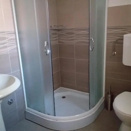 بيت ضيافة Zeravica