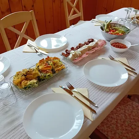 بيت ضيافة Zeravica 3*