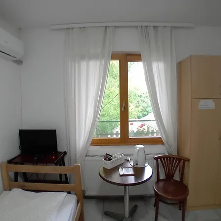 Zeravica بيت ضيافة سرمسكي كارلوفيتش